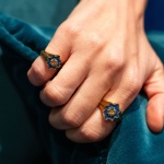 Anello Chevalier Fiore di Fico d’India Blu Oltremare piccolo - Limited Edition - immagine 4