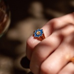 Anello Chevalier Fiore di Fico d’India Blu Oltremare piccolo - Limited Edition